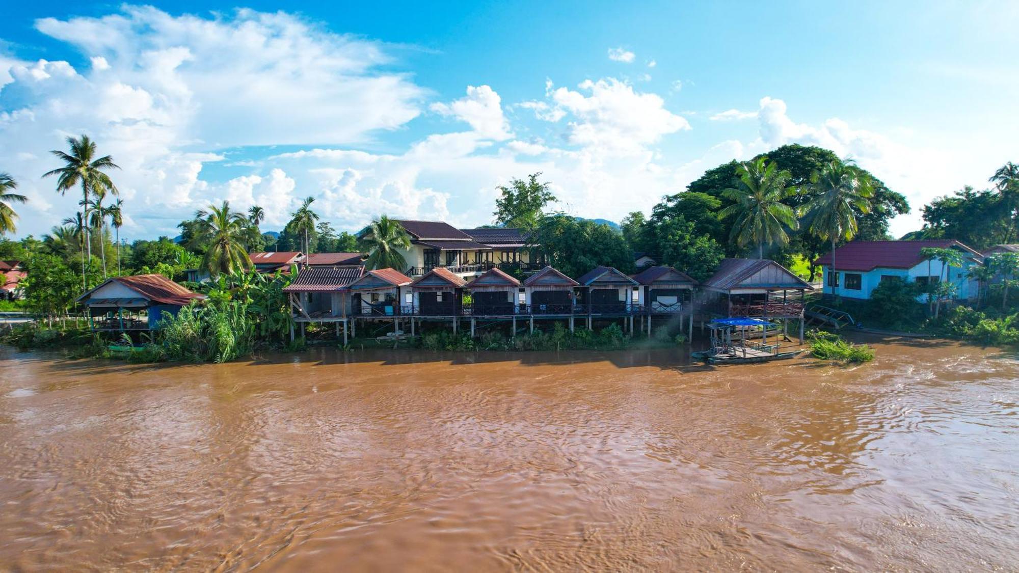 Mr Tho'S Bungalows Ban Dondét Extérieur photo